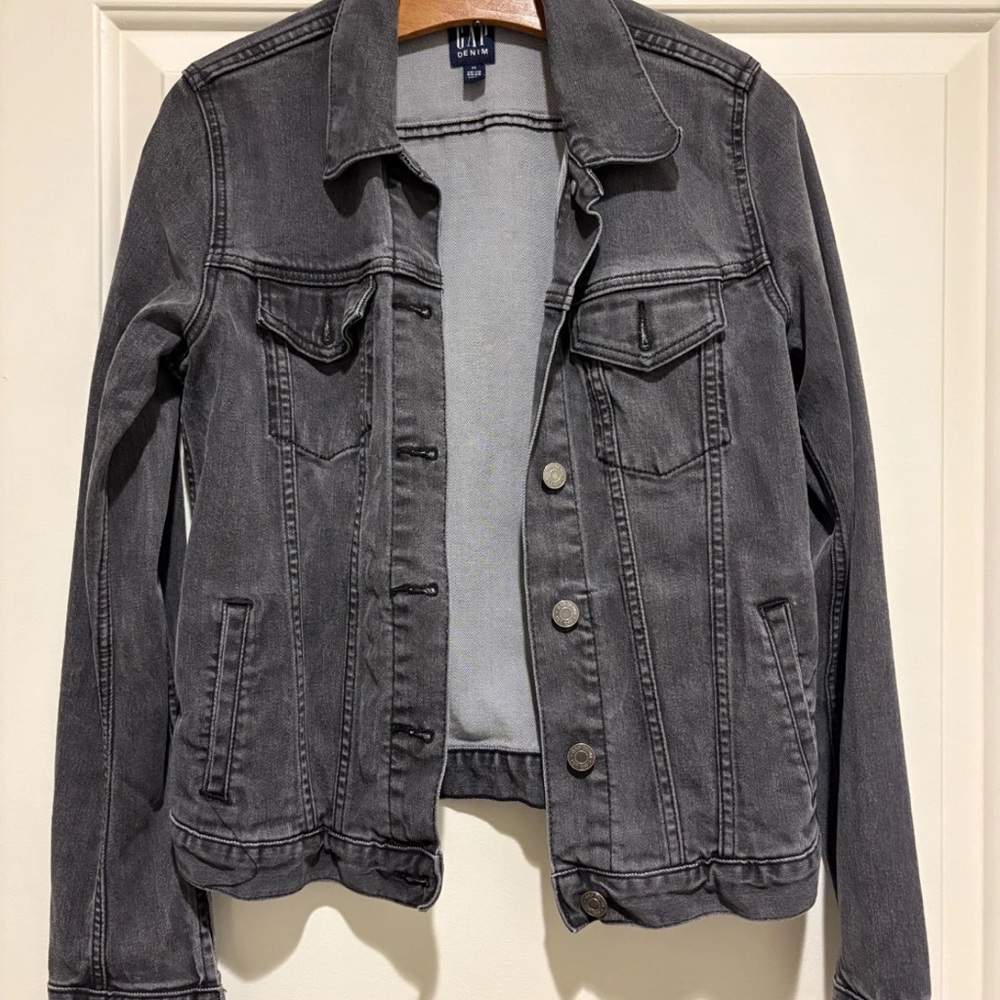 GAP Women's Washed Charcoal Gray Denim Jacket Ex Large.